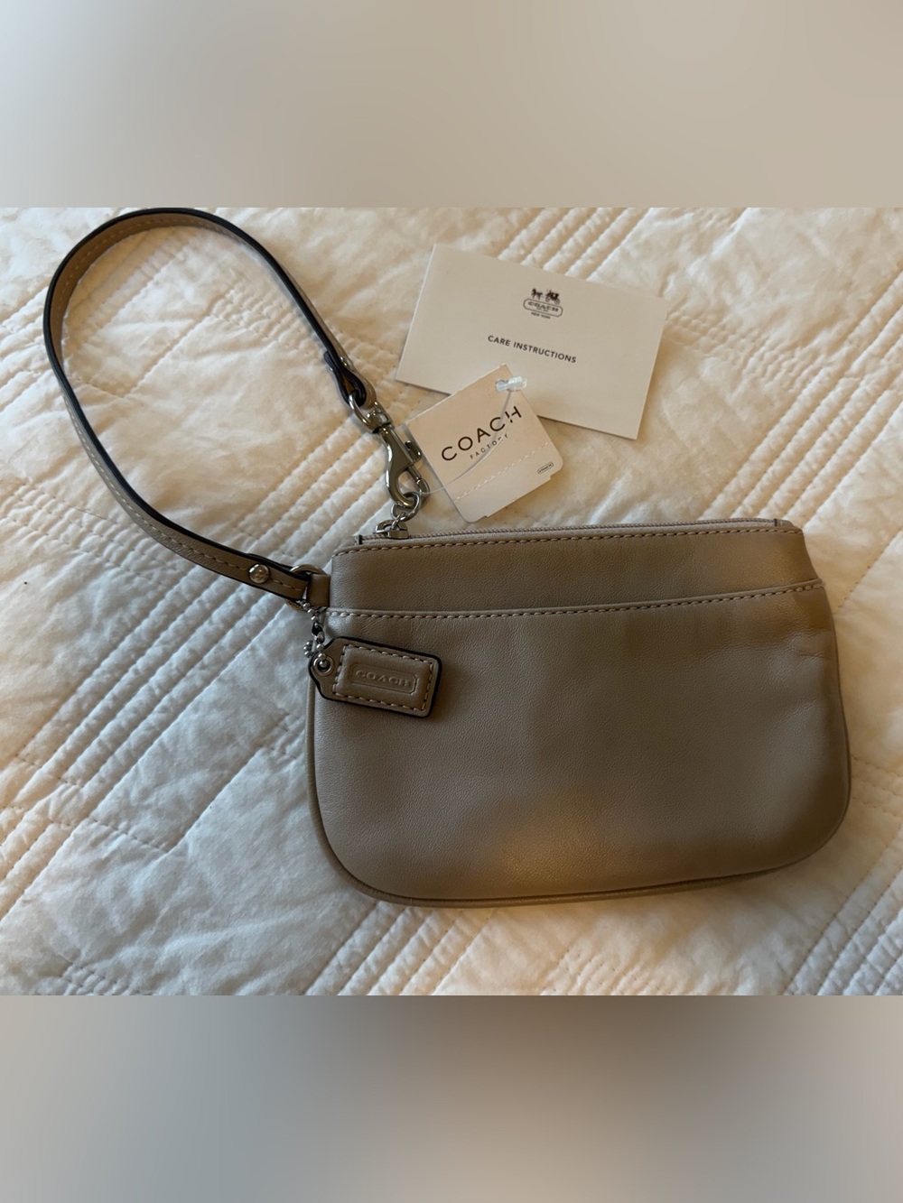 COACH NWT Putty Leather Wristlet Clutch